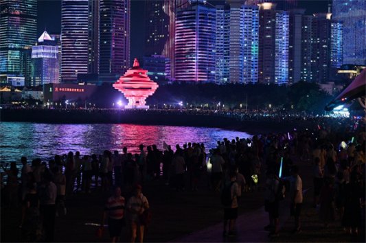 最美世界海灣浮山灣燈光秀：璀璨夜色中的藝術(shù)表達(dá)